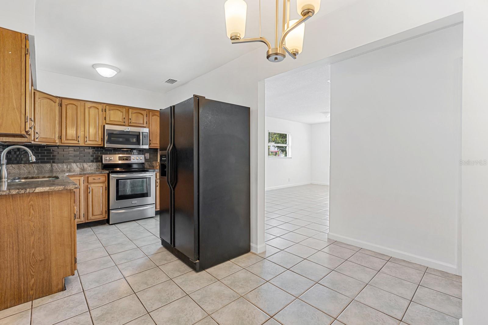 1713 W ATKINSON ST — photo 9