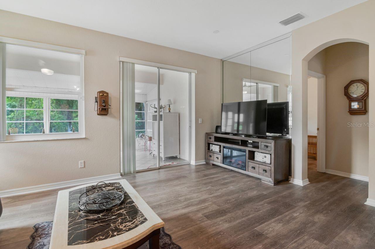 2635 EAGLE GREENS DR — photo 16