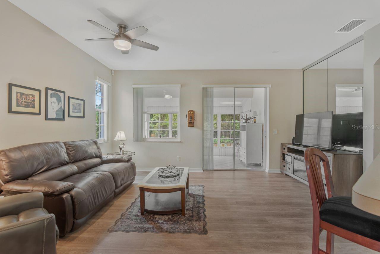 2635 EAGLE GREENS DR — photo 15