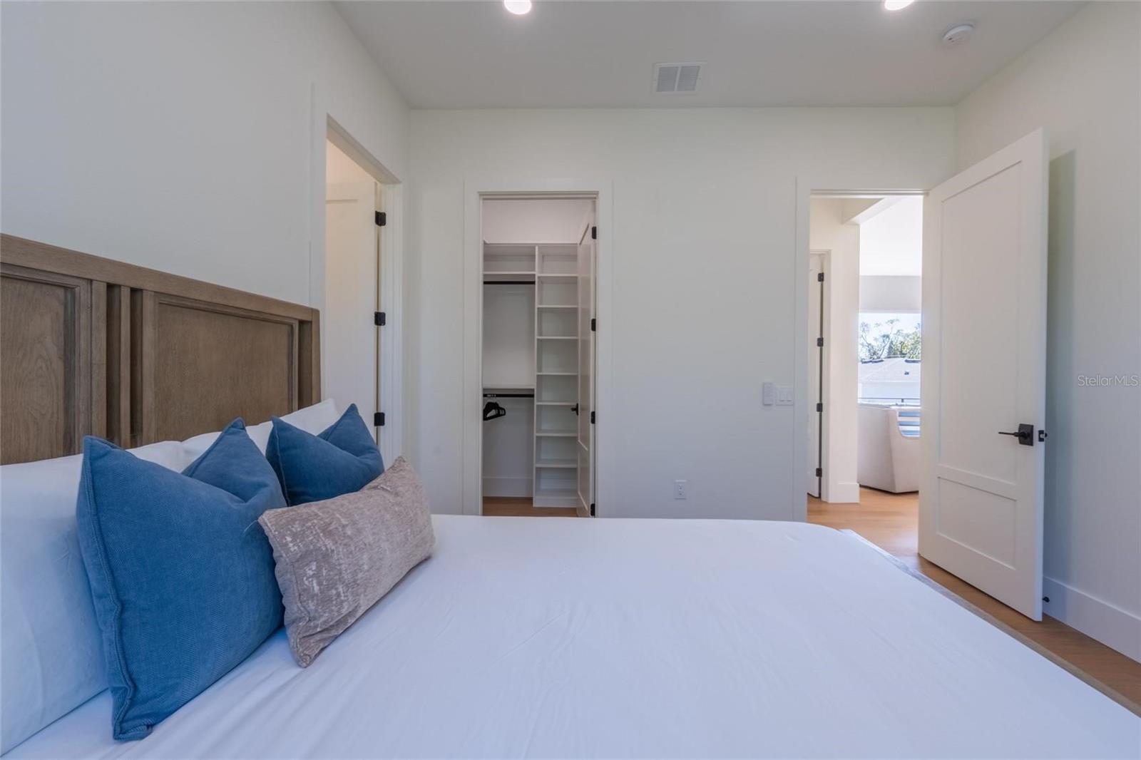 2420 FLOYD ST — photo 59