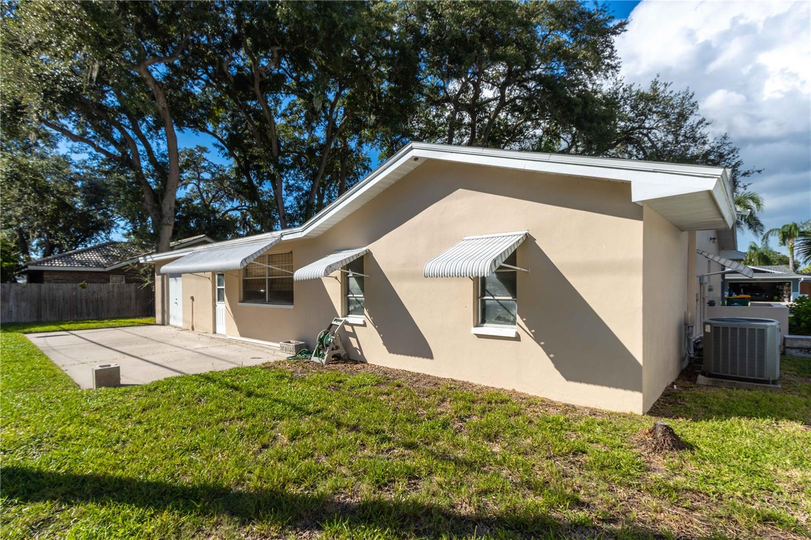 1950 SANDPIPER DR — photo 31