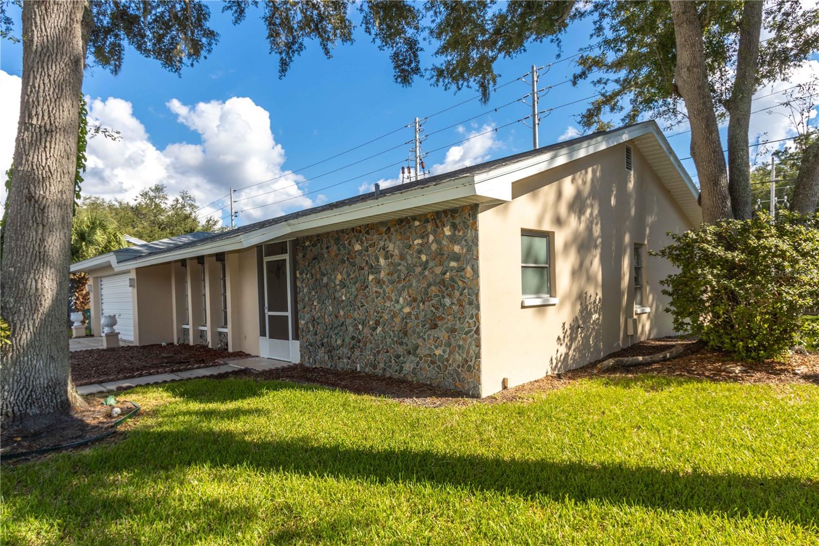 1950 SANDPIPER DR — photo 32