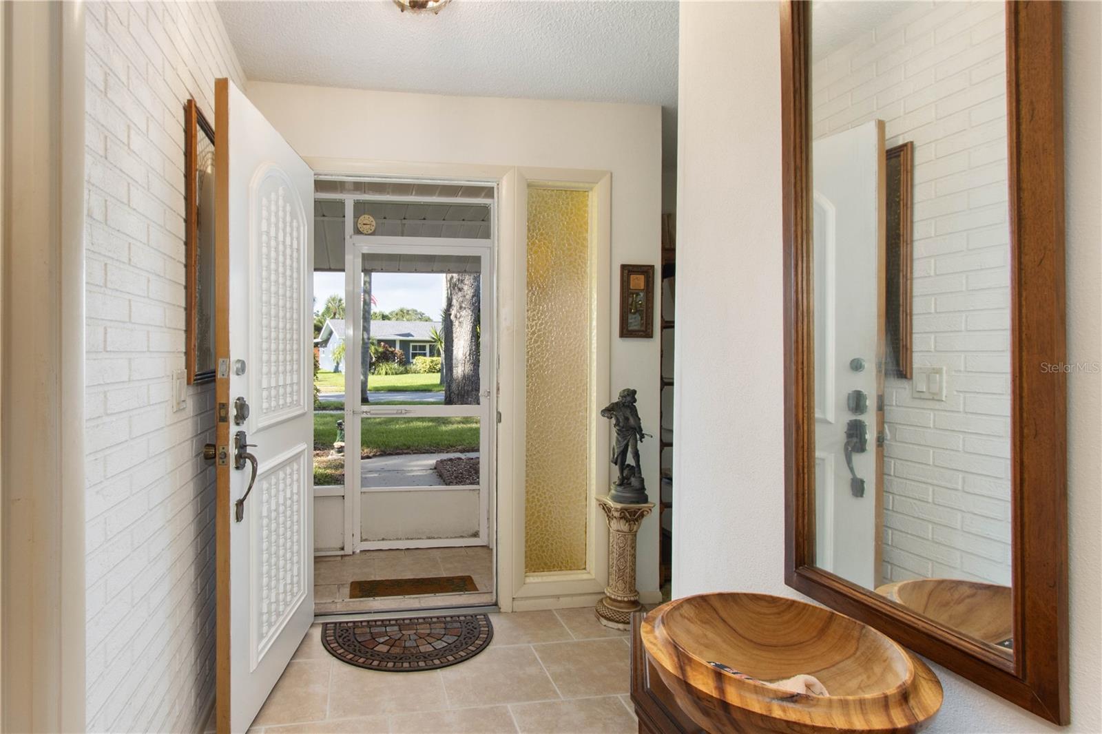 1950 SANDPIPER DR — photo 3