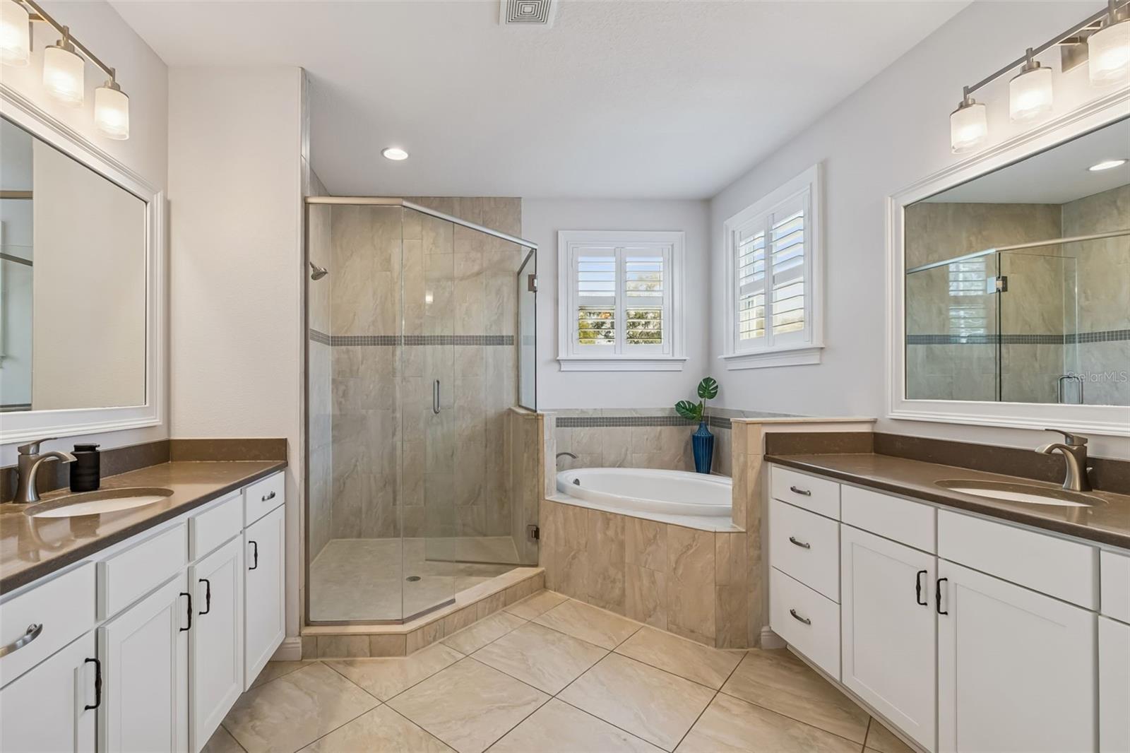 3610 E CLARK CIR — photo 39