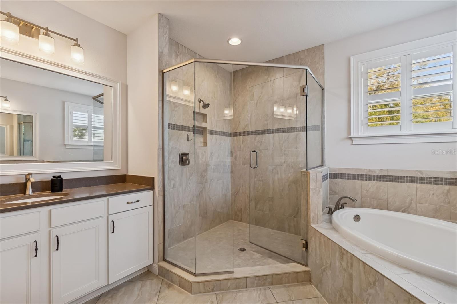 3610 E CLARK CIR — photo 40