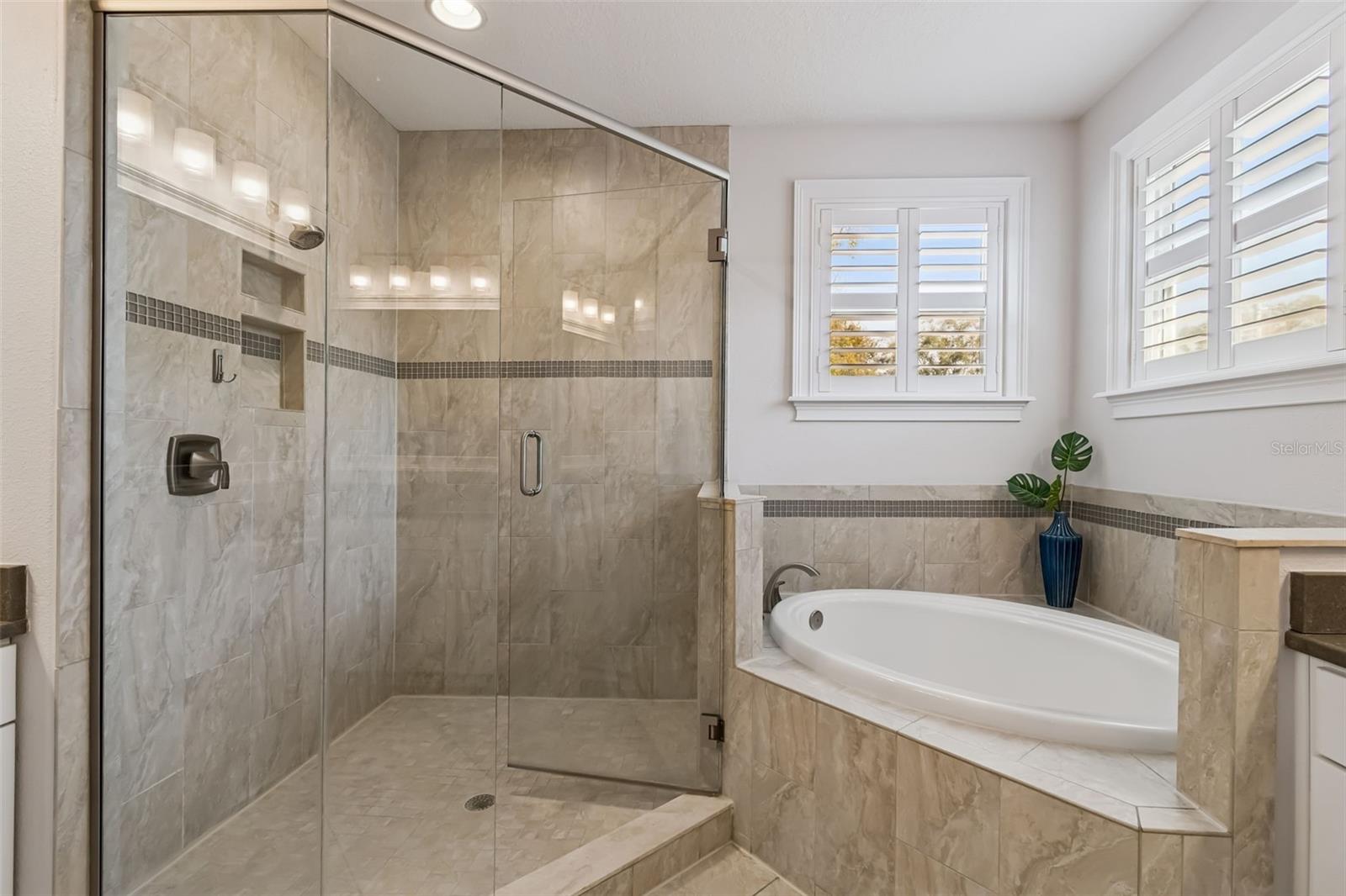 3610 E CLARK CIR — photo 41