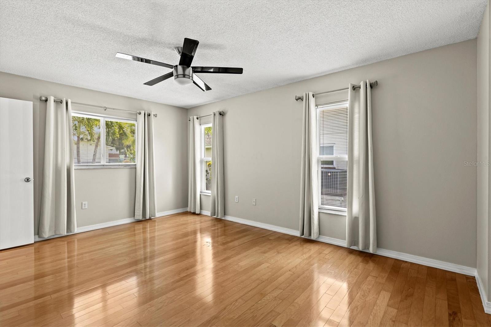 7129 QUEEN PALM CIR — photo 26
