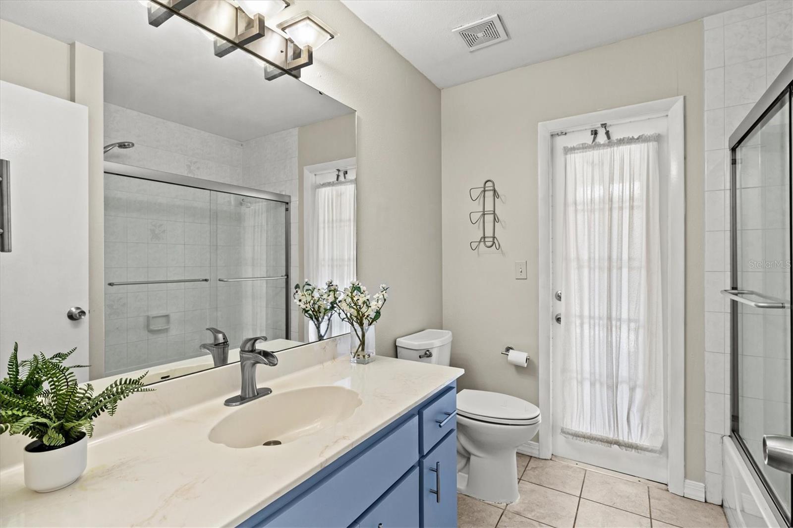 7129 QUEEN PALM CIR — photo 31