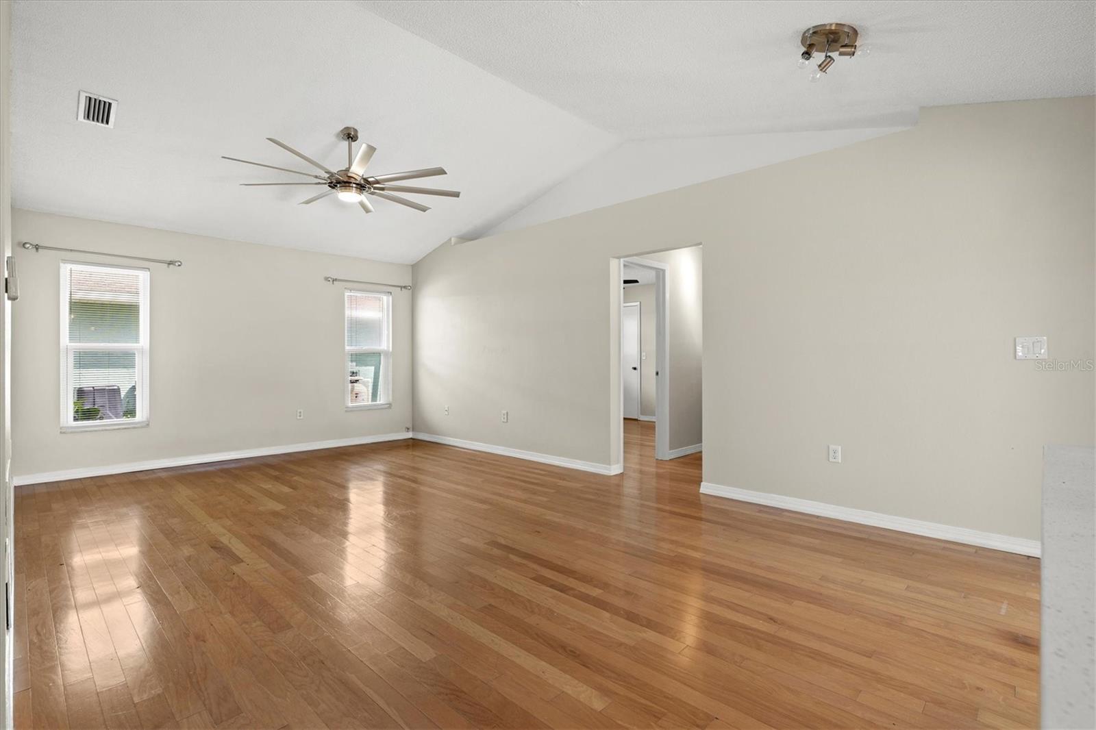 7129 QUEEN PALM CIR — photo 20