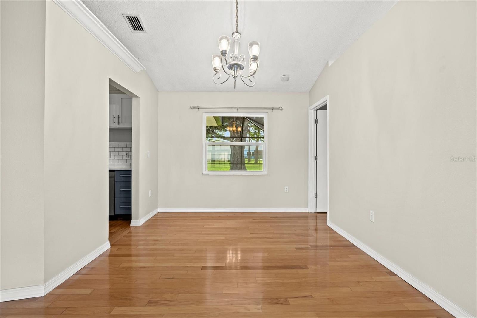 7129 QUEEN PALM CIR — photo 10