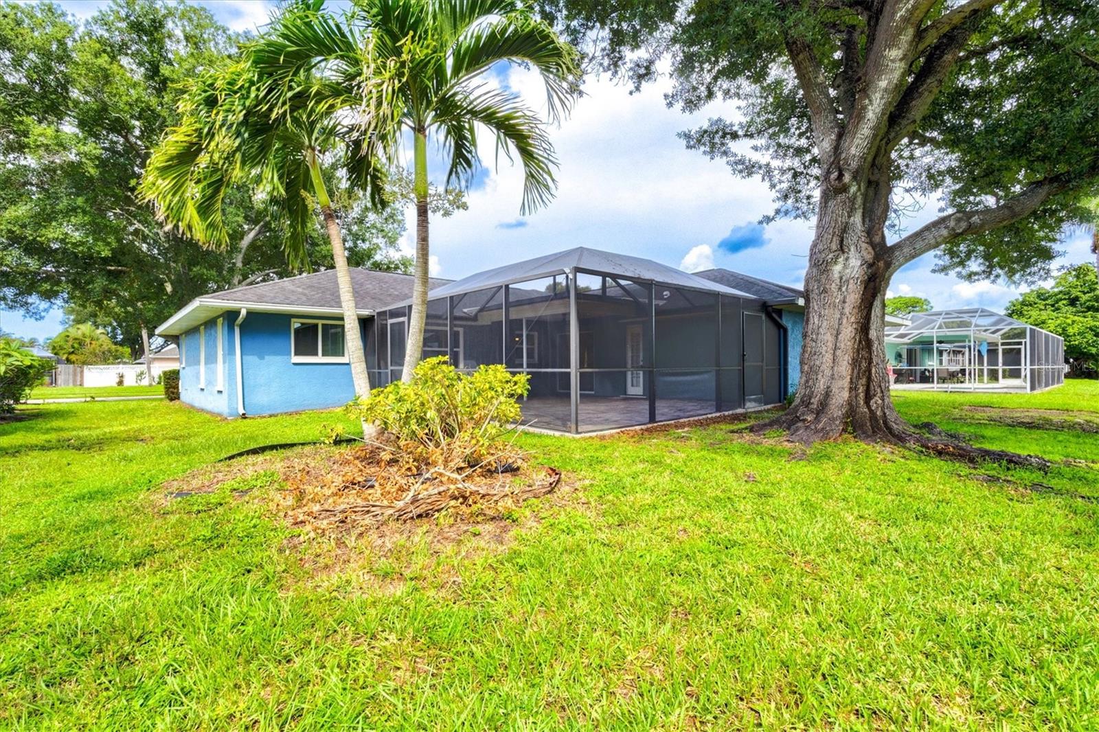 7129 QUEEN PALM CIR — photo 41