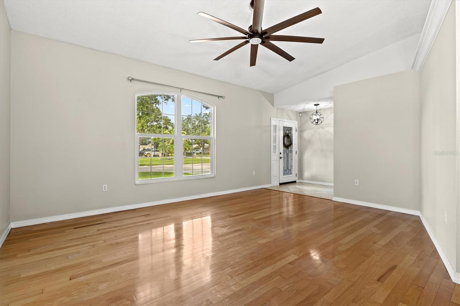 7129 QUEEN PALM CIR — photo 8
