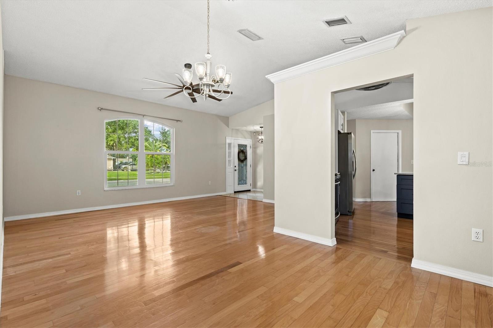 7129 QUEEN PALM CIR — photo 11