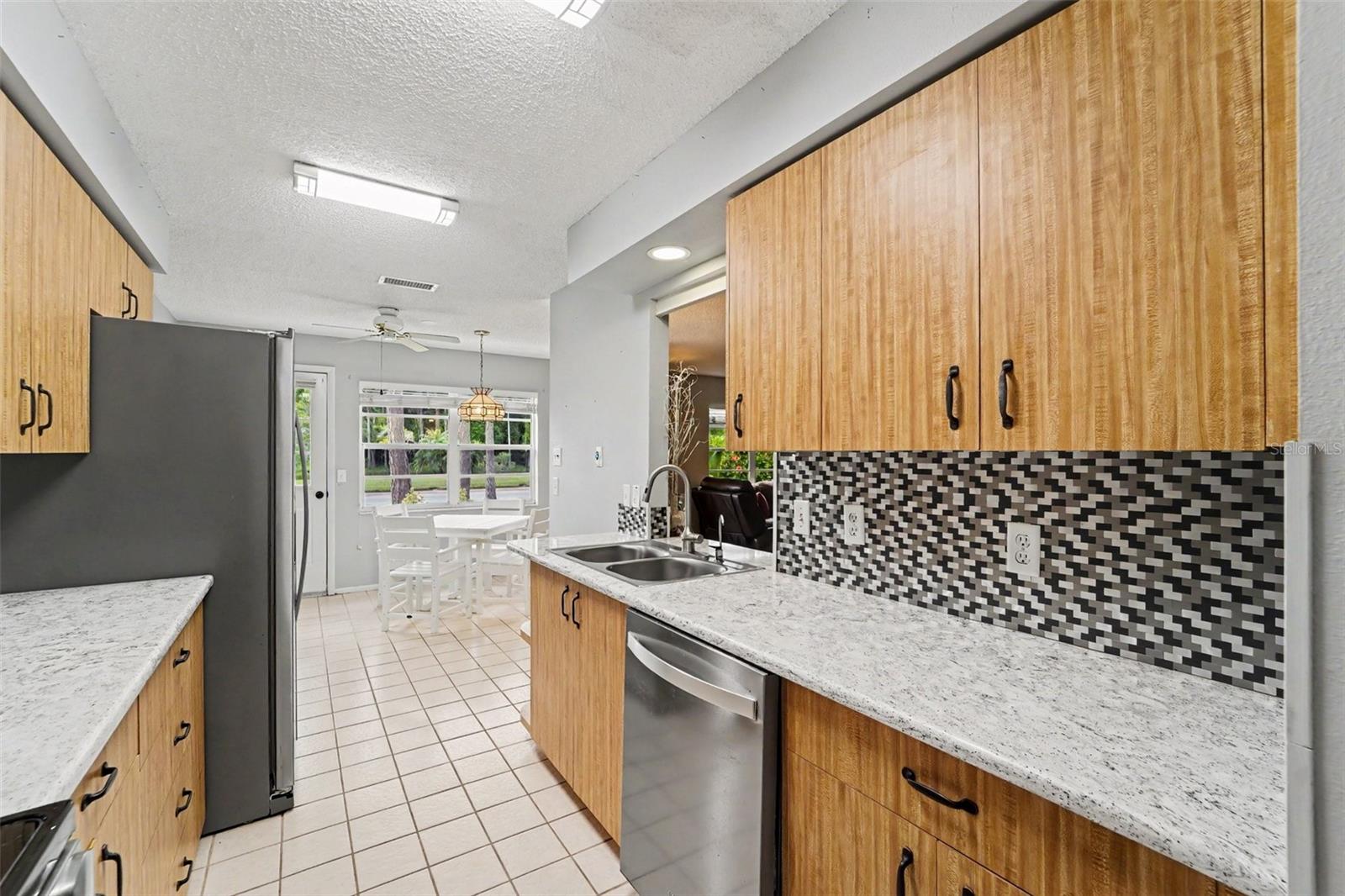 9022 RAMSGATE DR — photo 8