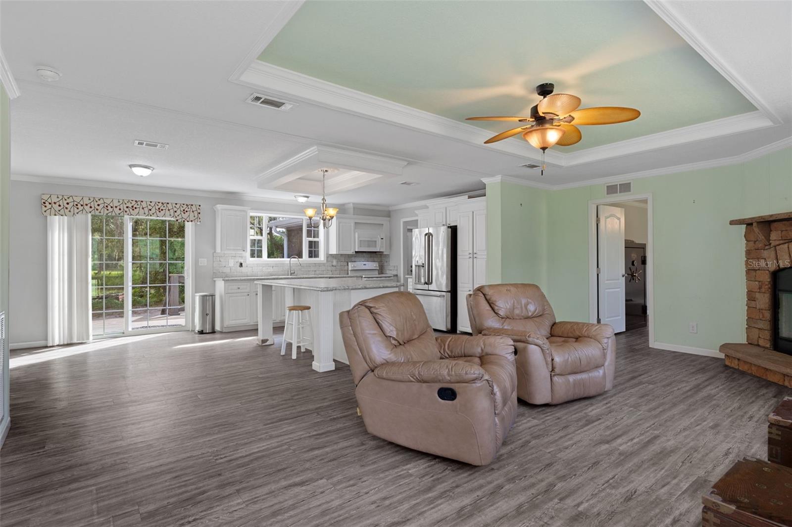 16344 PLATINUM DR — photo 6