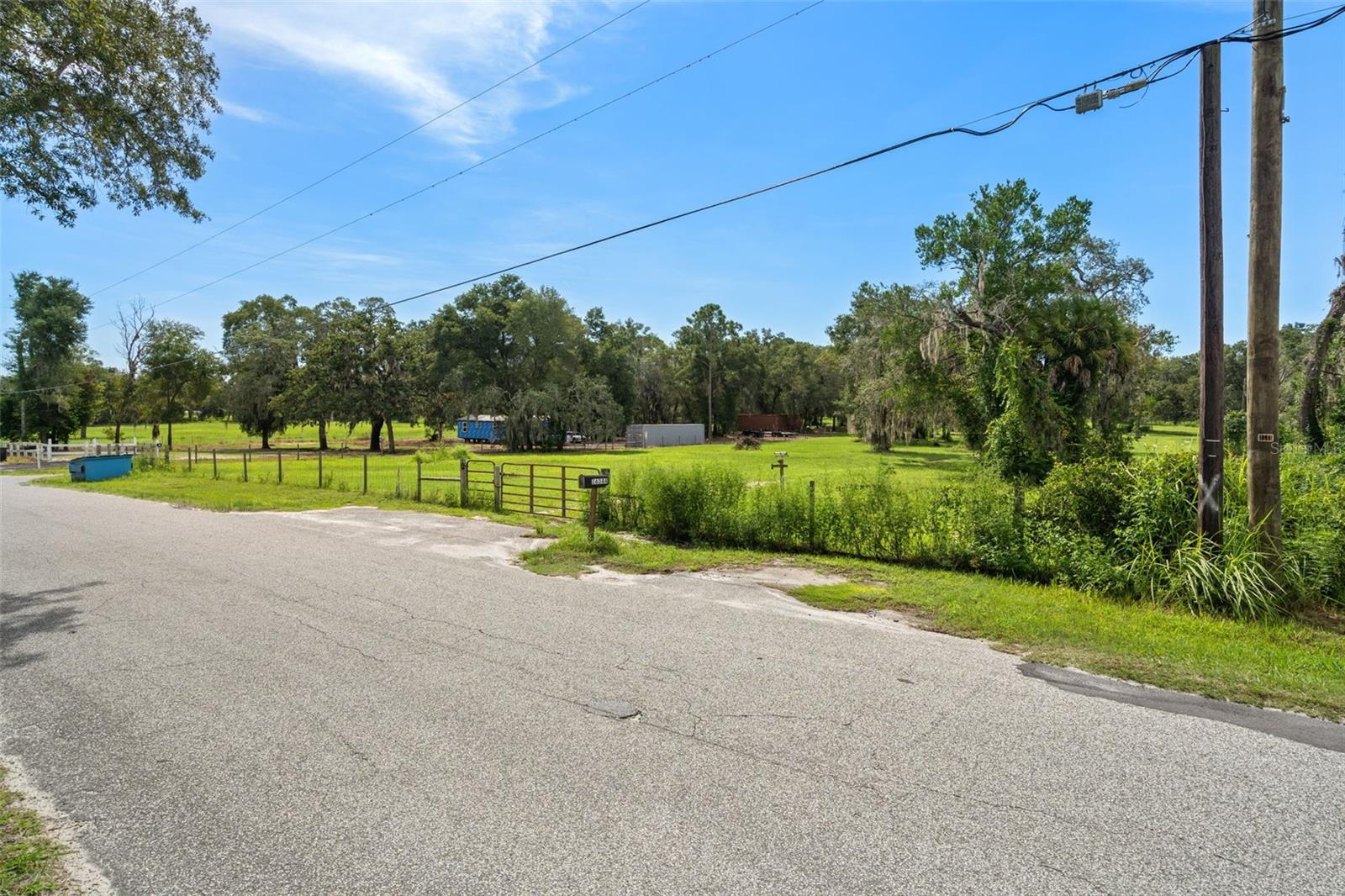 16344 PLATINUM DR — photo 44