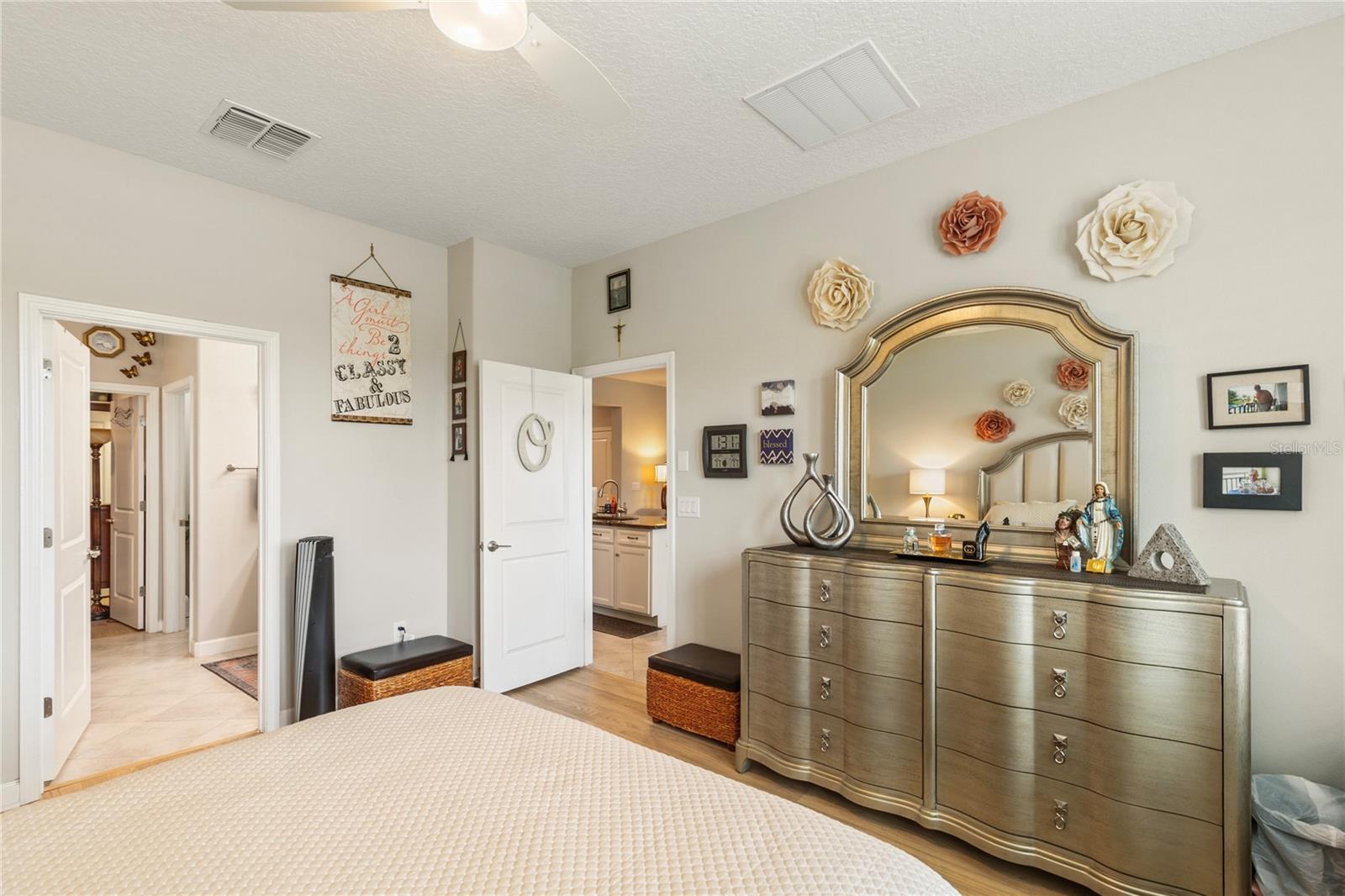 8888 SHADYSIDE LN — photo 32