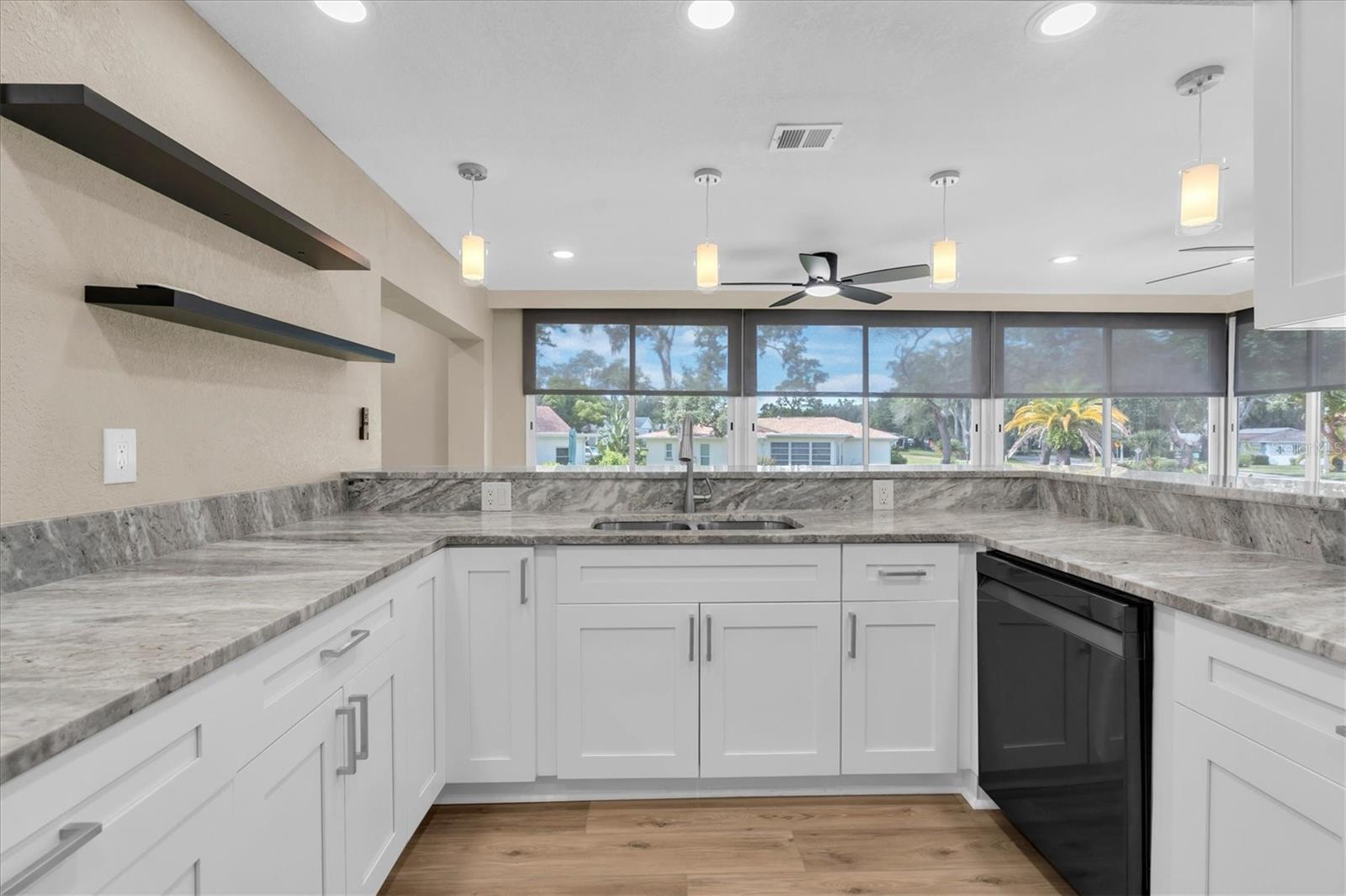 10531 MEADOW HILL DR — photo 18