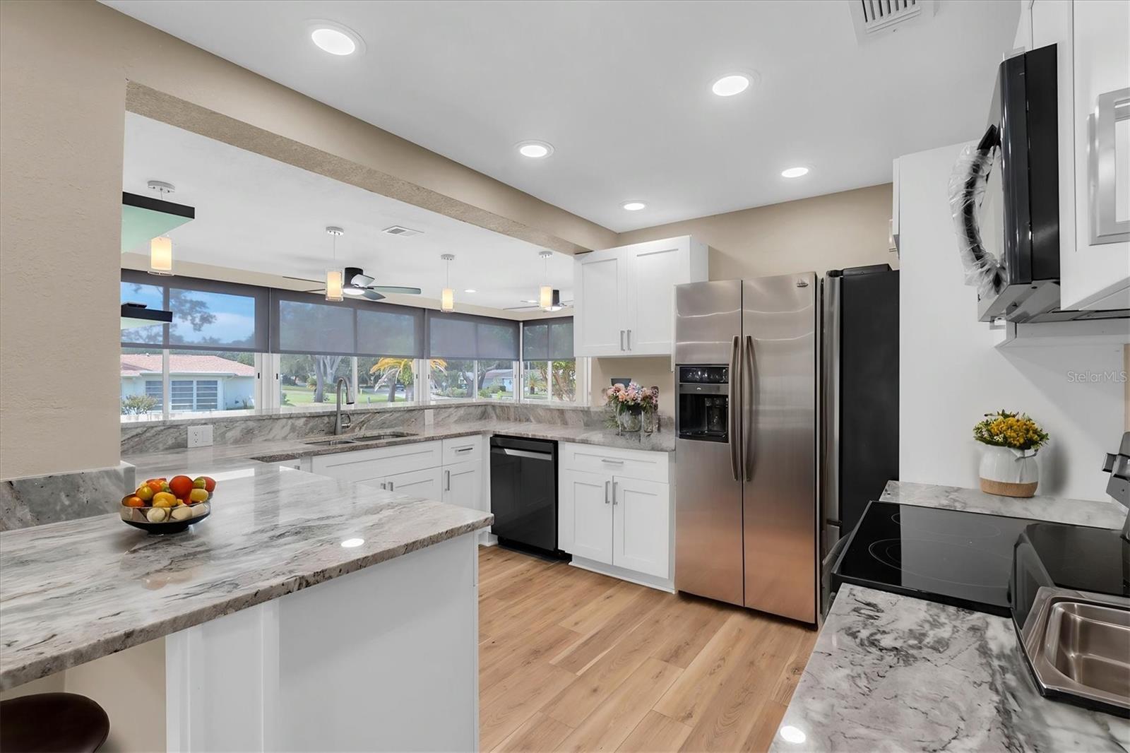 10531 MEADOW HILL DR — photo 17