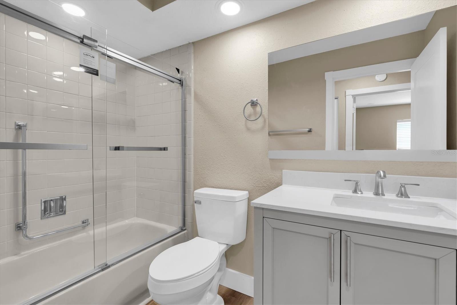 10531 MEADOW HILL DR — photo 31