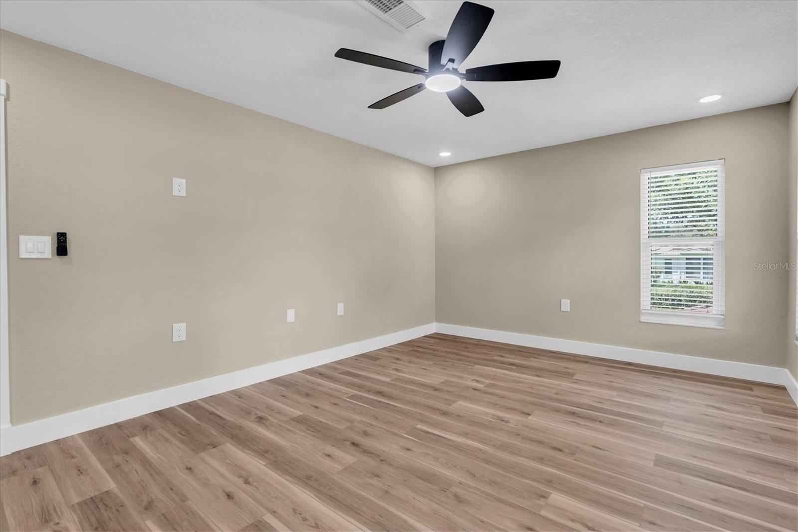 10531 MEADOW HILL DR — photo 26