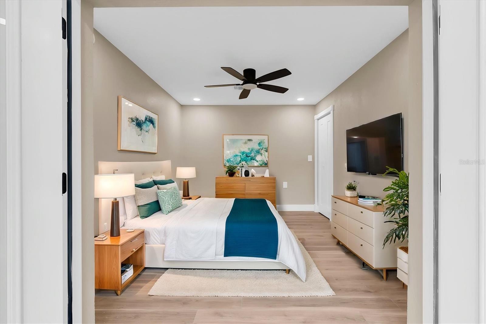 10531 MEADOW HILL DR — photo 8