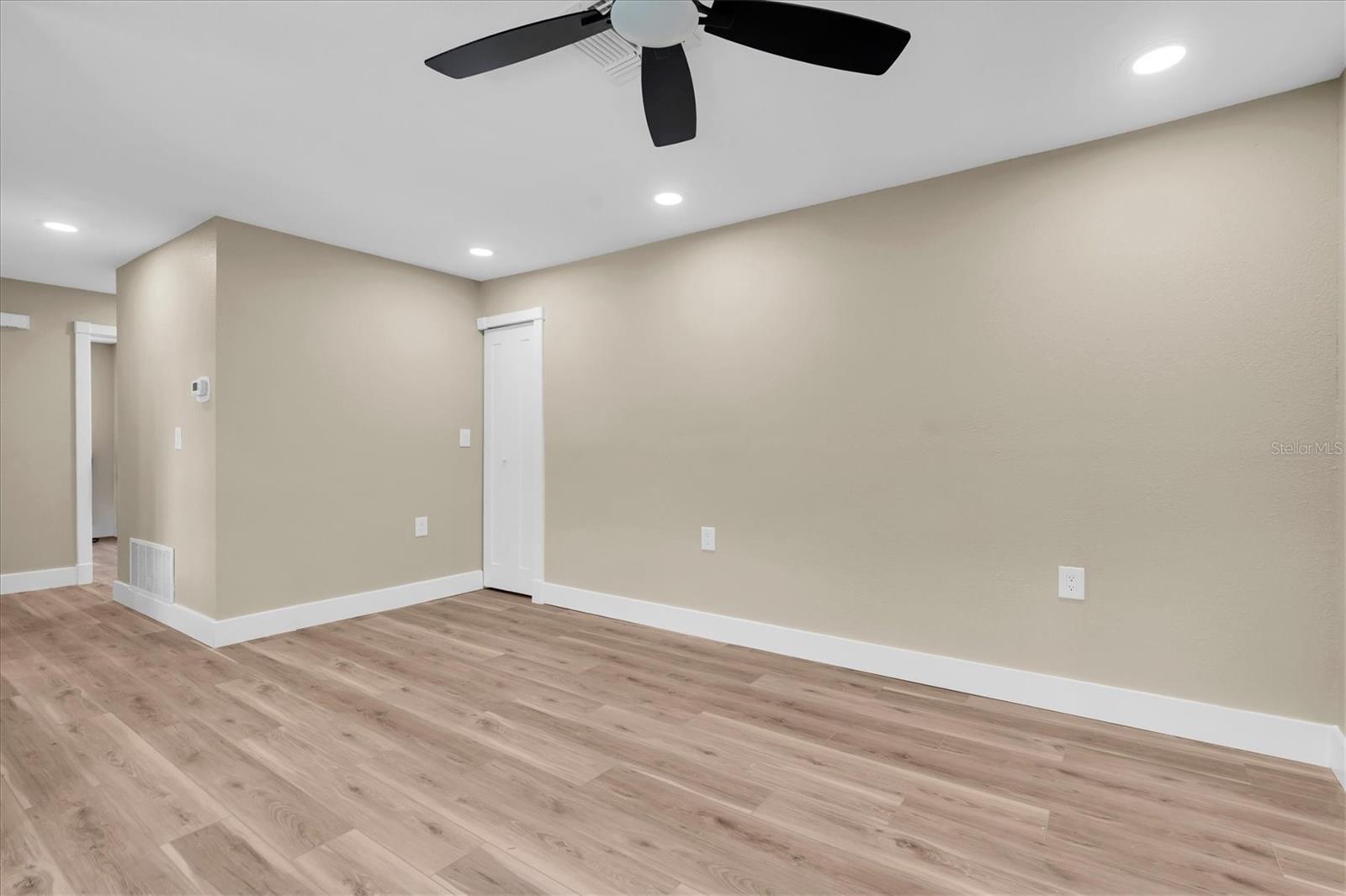 10531 MEADOW HILL DR — photo 24