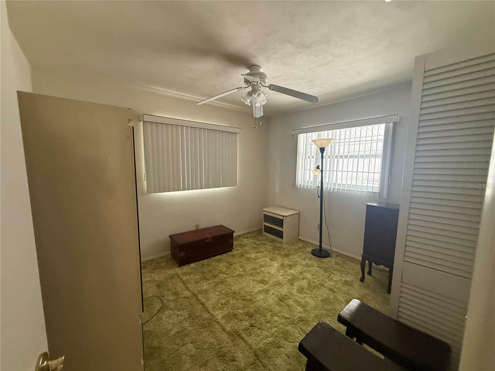 568 HILLCREST DR — photo 16