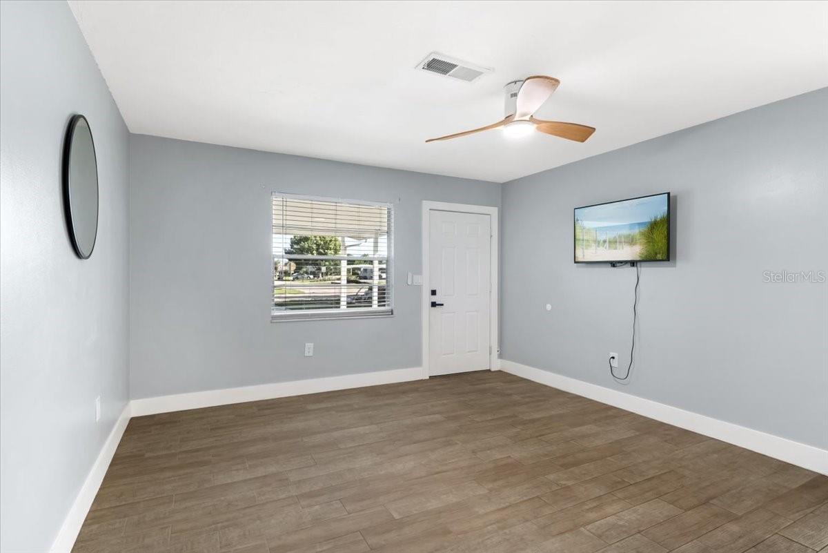 300 & 302 BRIARWOOD RD — photo 9