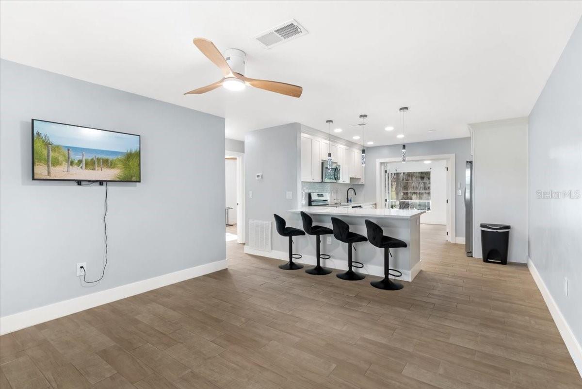 300 & 302 BRIARWOOD RD — photo 5