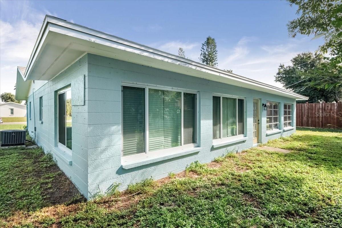 300 & 302 BRIARWOOD RD — photo 22