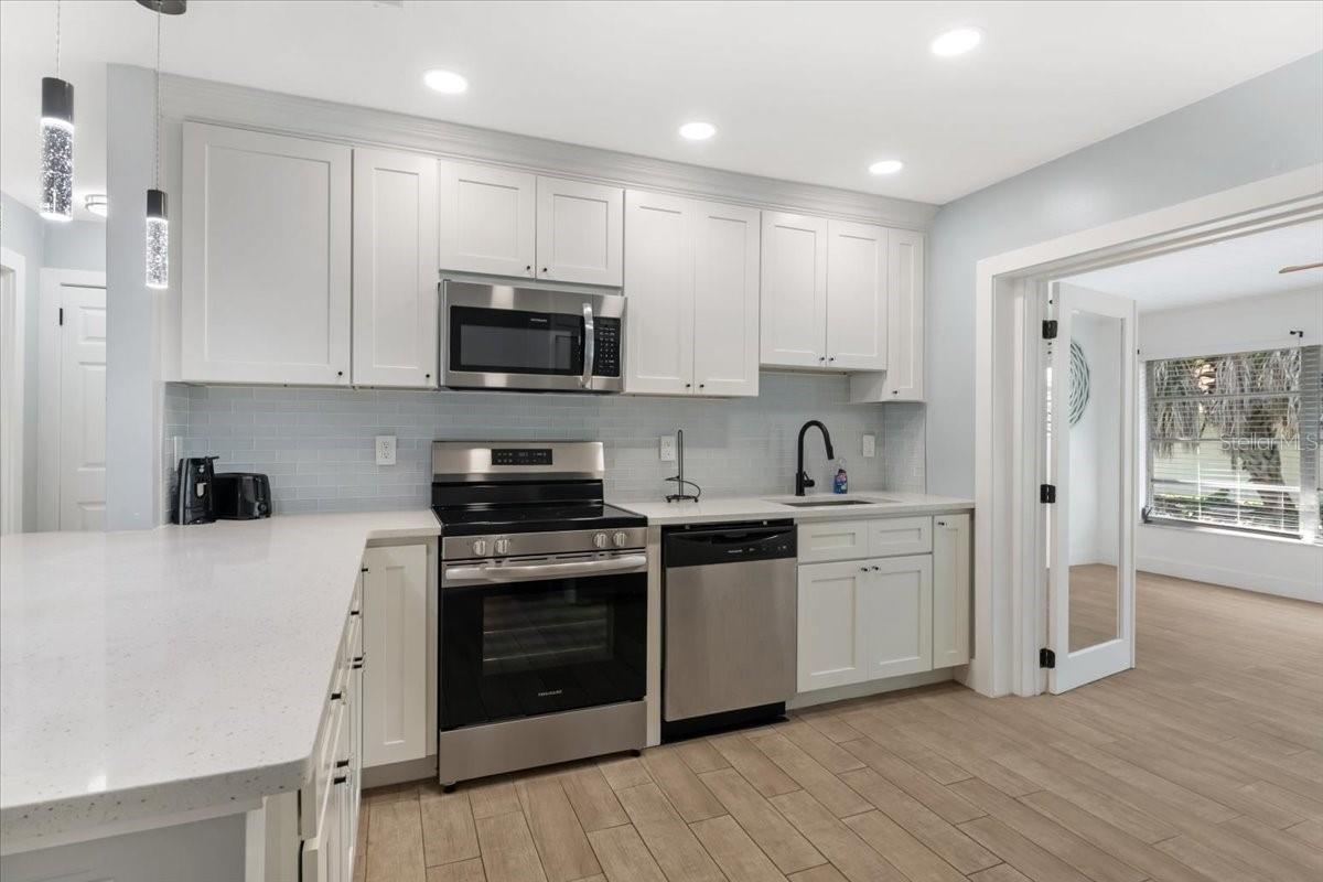 300 & 302 BRIARWOOD RD — photo 20