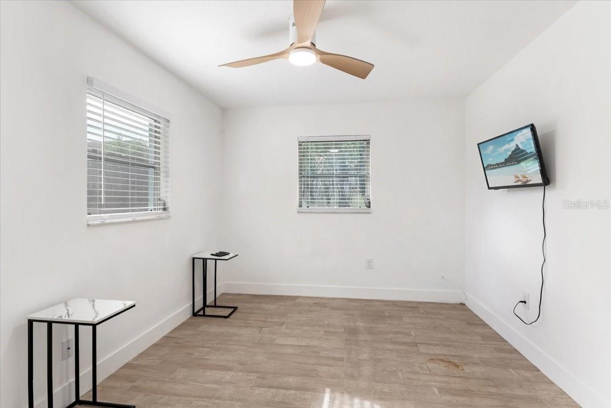 300 & 302 BRIARWOOD RD — photo 17