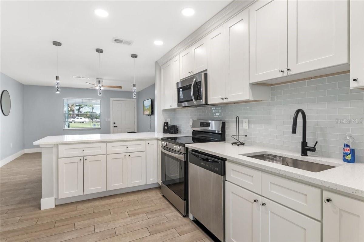 300 & 302 BRIARWOOD RD — photo 26