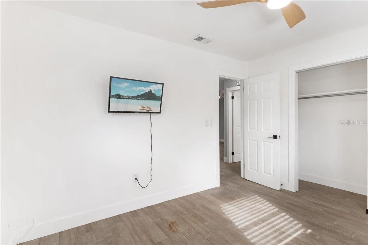 300 & 302 BRIARWOOD RD — photo 18