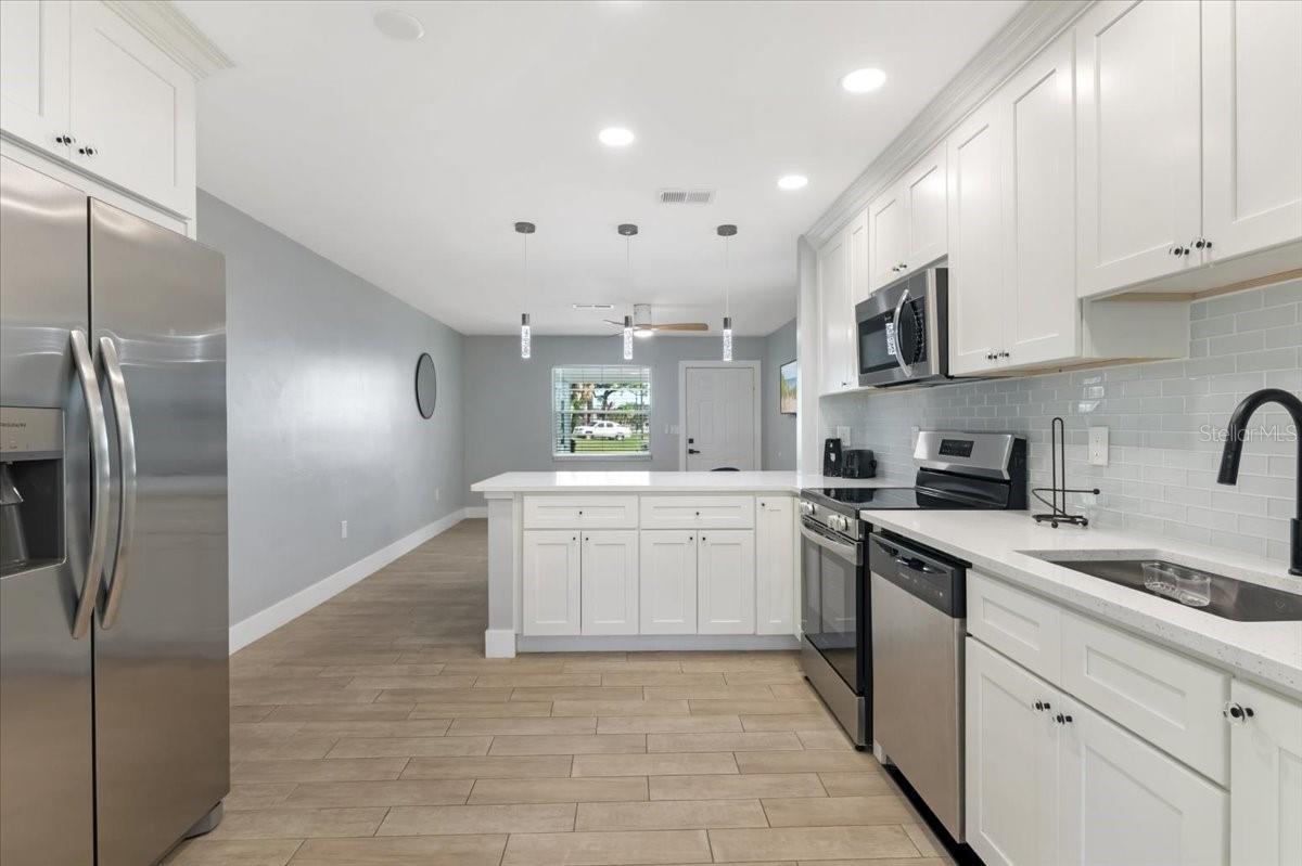 300 & 302 BRIARWOOD RD — photo 3