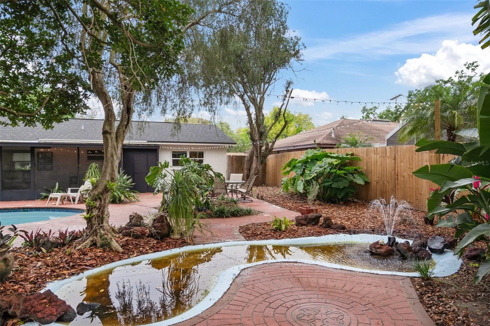 1003 MANDALAY DR — photo 25