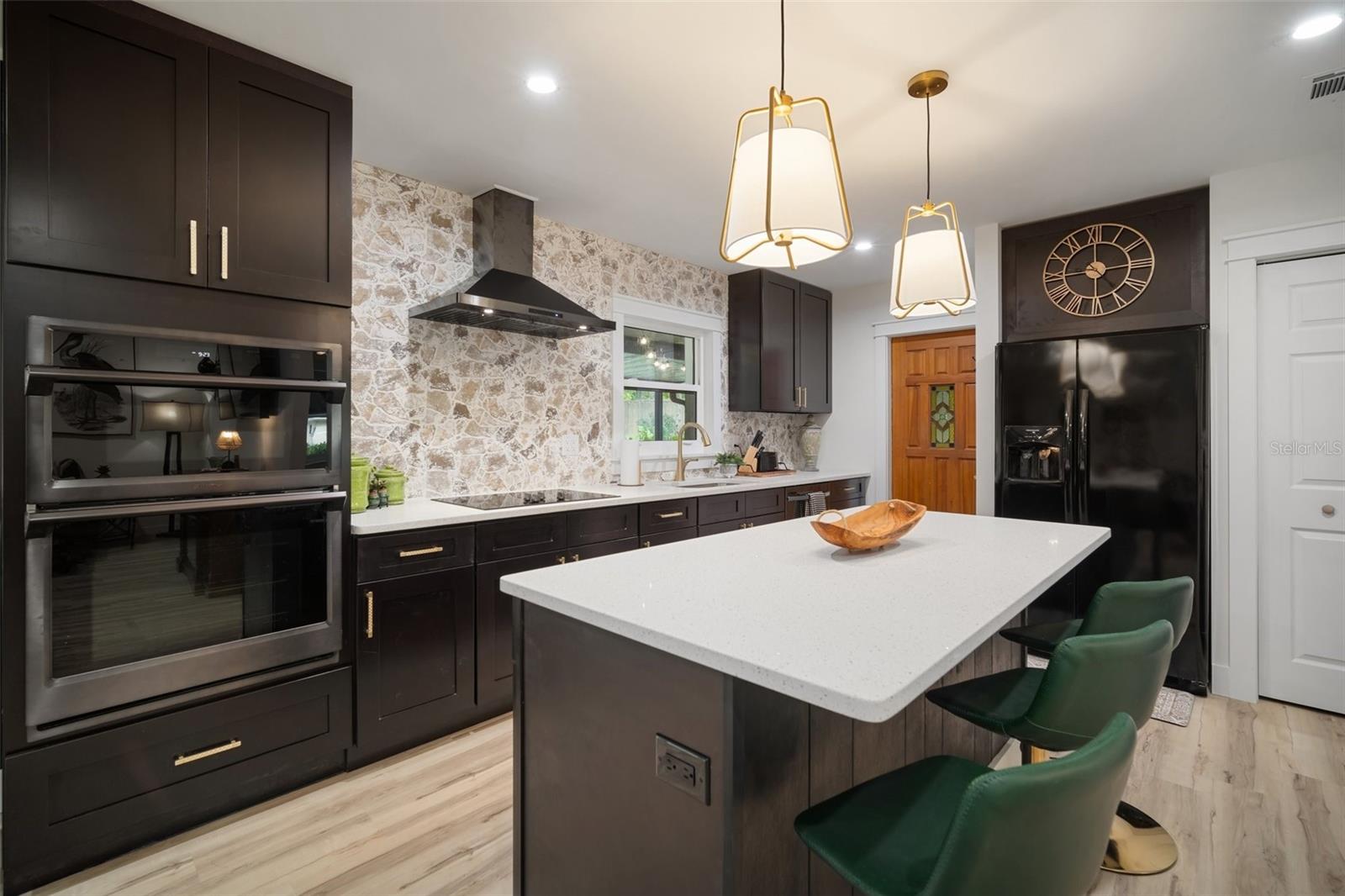 1003 MANDALAY DR — photo 4