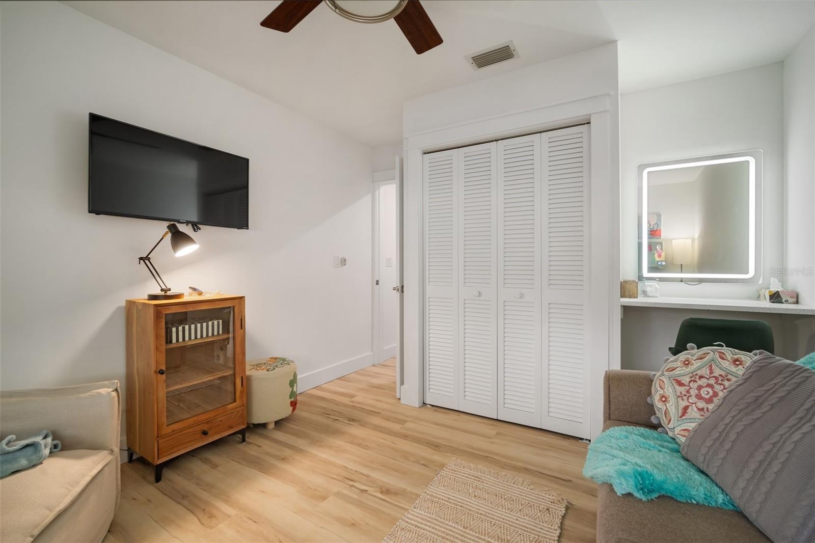 1003 MANDALAY DR — photo 18