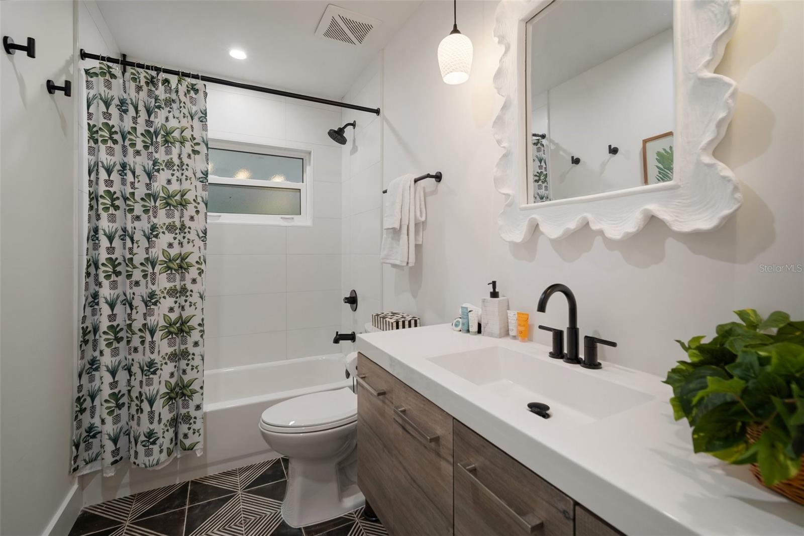 1003 MANDALAY DR — photo 15
