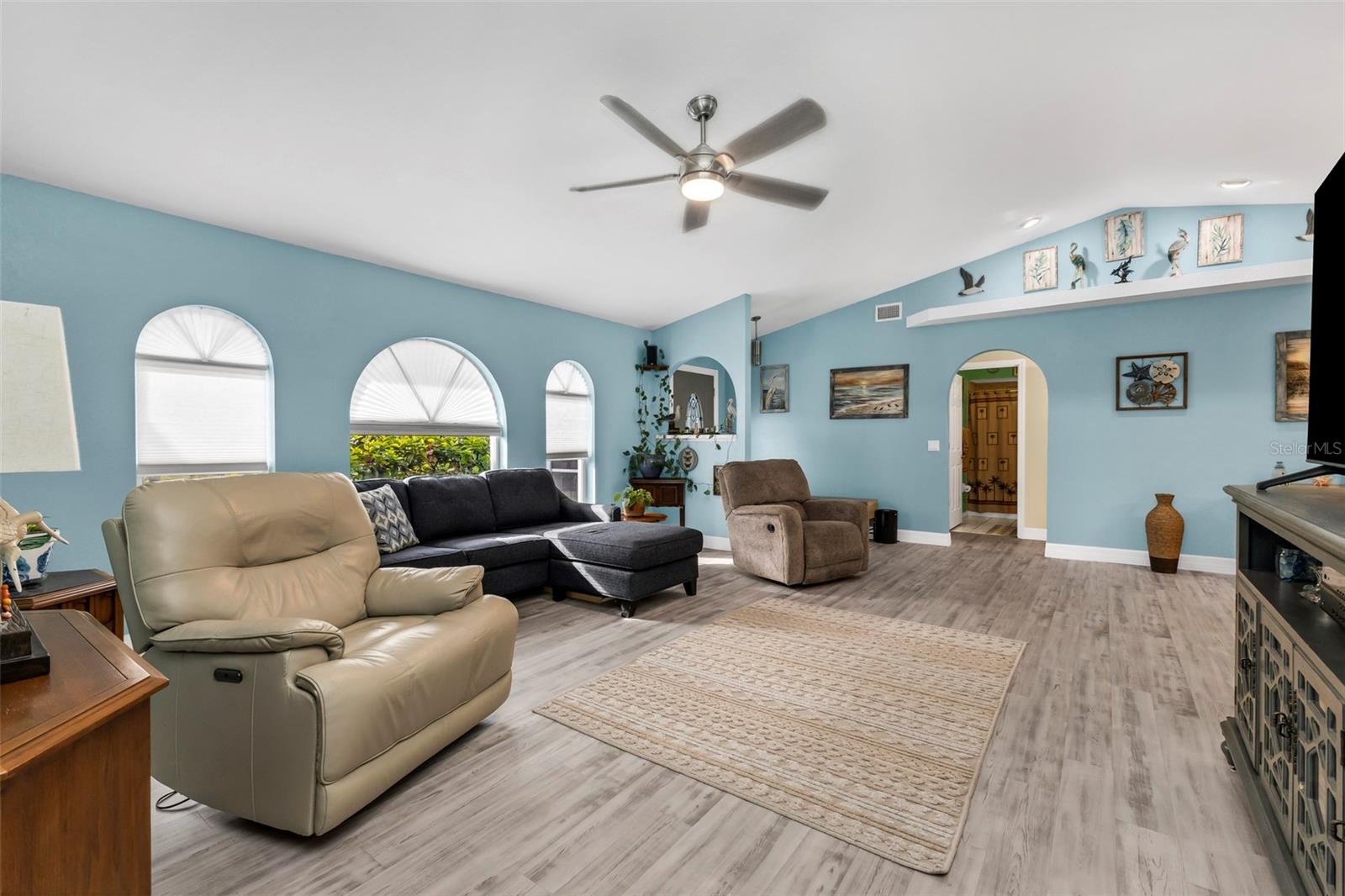 4841 LINDA DR — photo 13