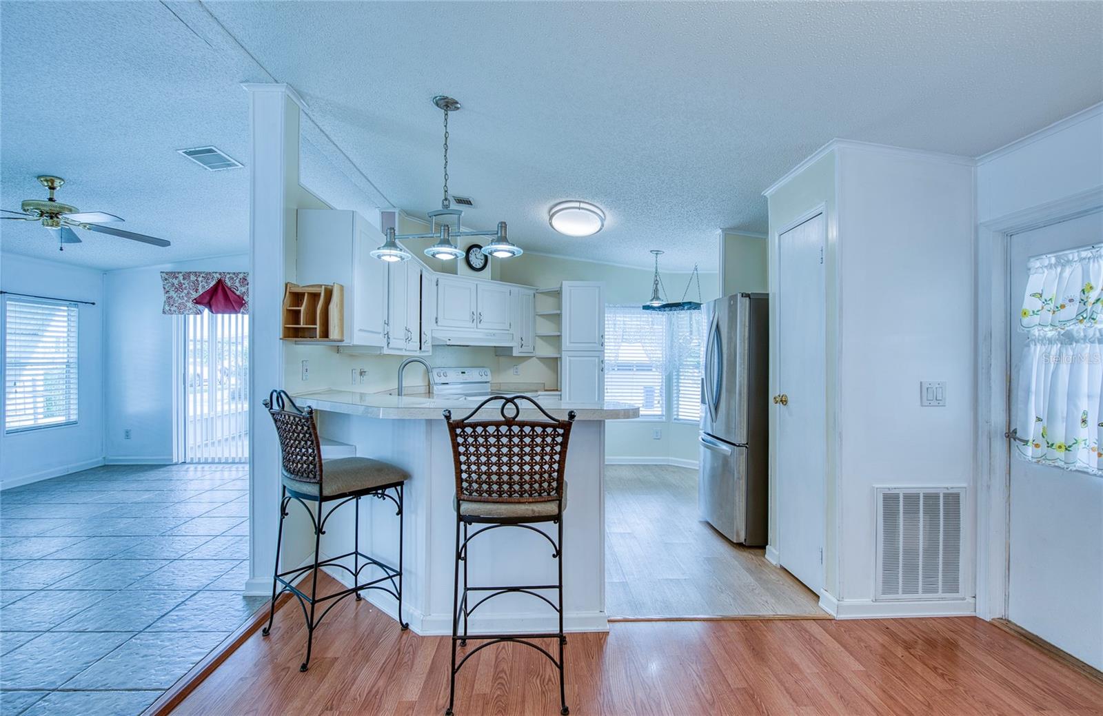 82 PELICAN DR N — photo 5