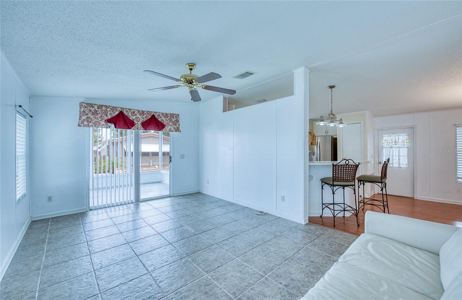 82 PELICAN DR N — photo 3