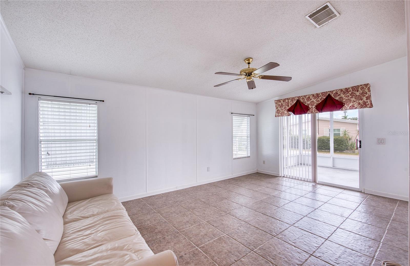 82 PELICAN DR N — photo 4