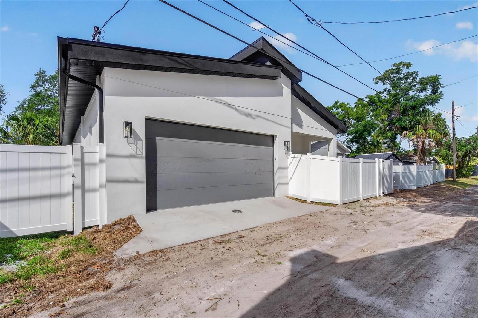 4365 IRIS ST N — photo 33