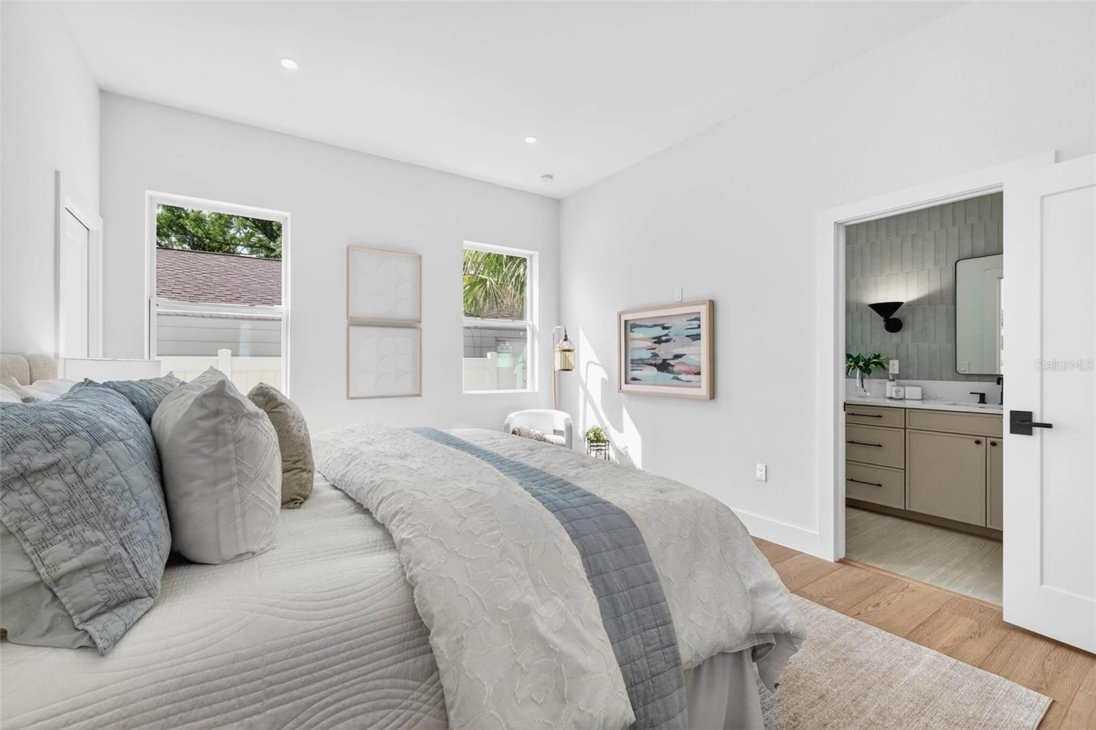 4365 IRIS ST N — photo 11