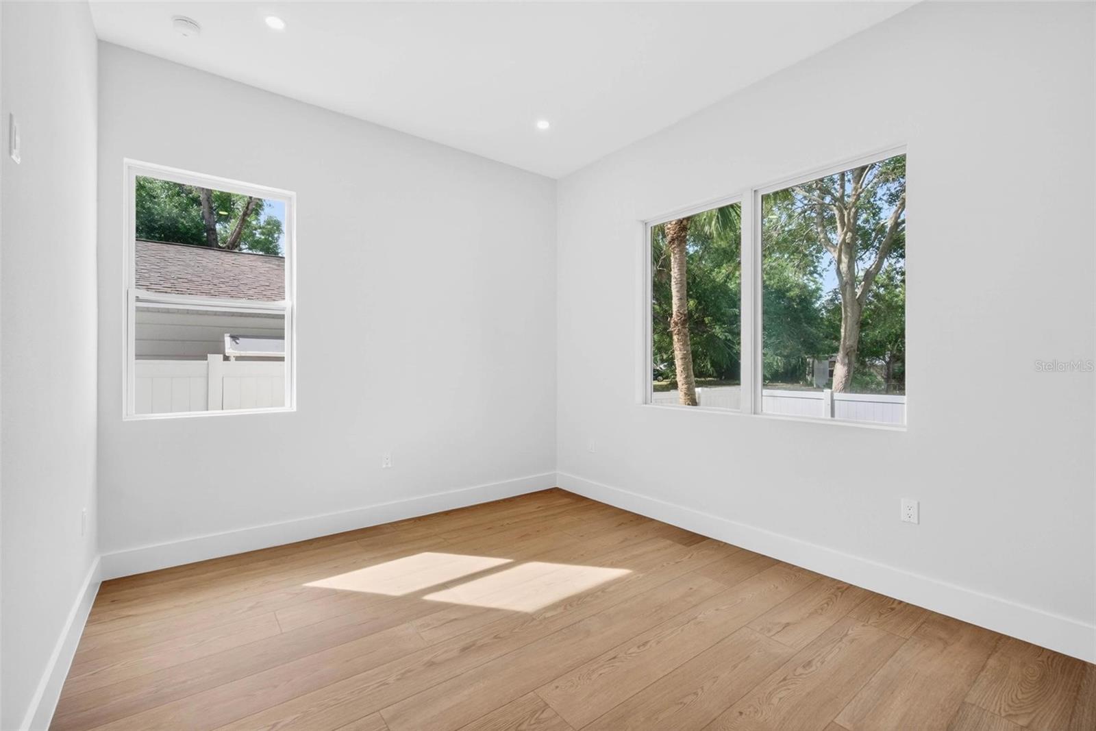 4365 IRIS ST N — photo 3