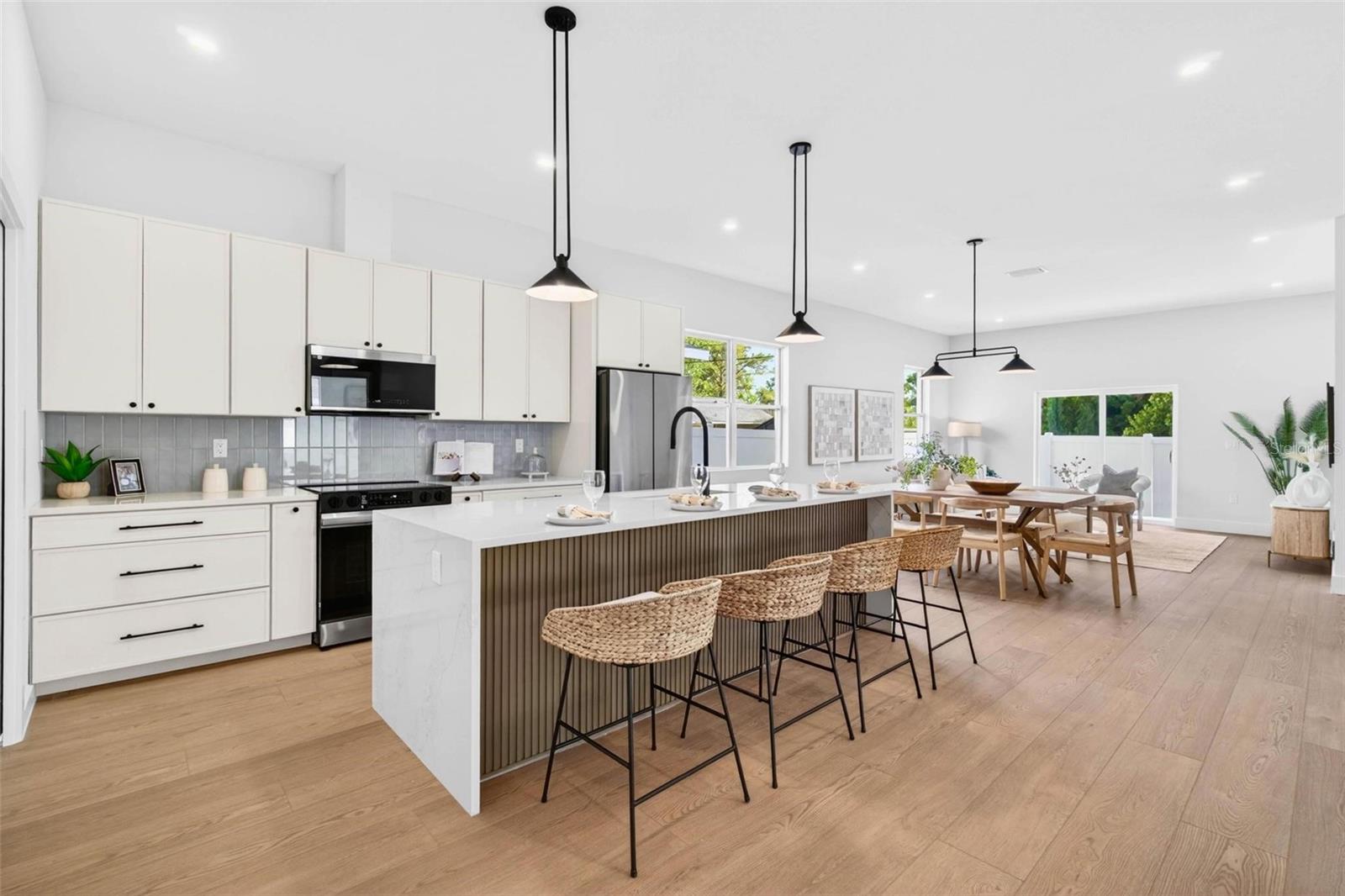 4365 IRIS ST N — photo 16