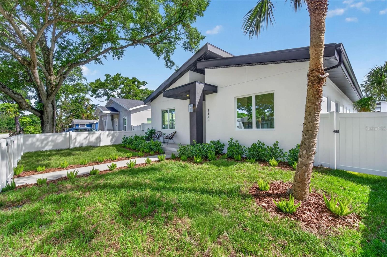 4365 IRIS ST N — photo 34
