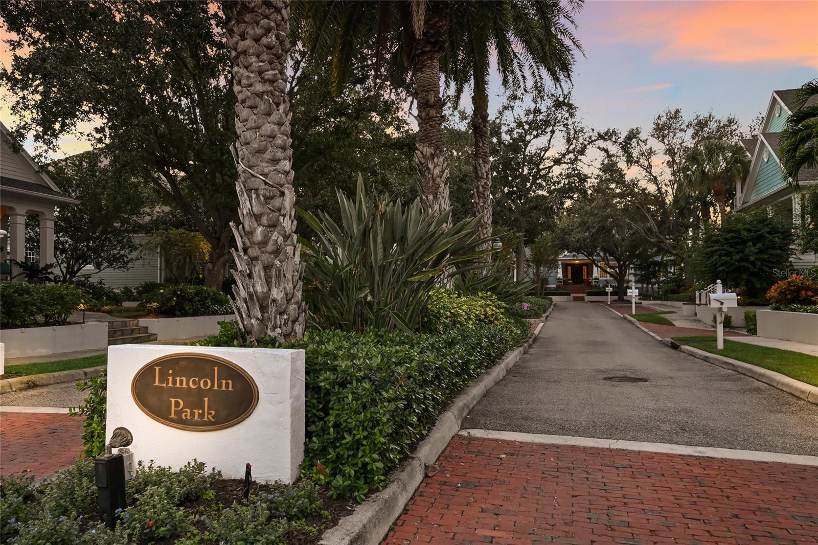 1749 LINCOLN PARK CIR — photo 44